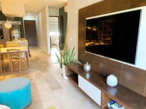 Apt -Spacious-Modern-Luxury-Comfort-Quiet Area